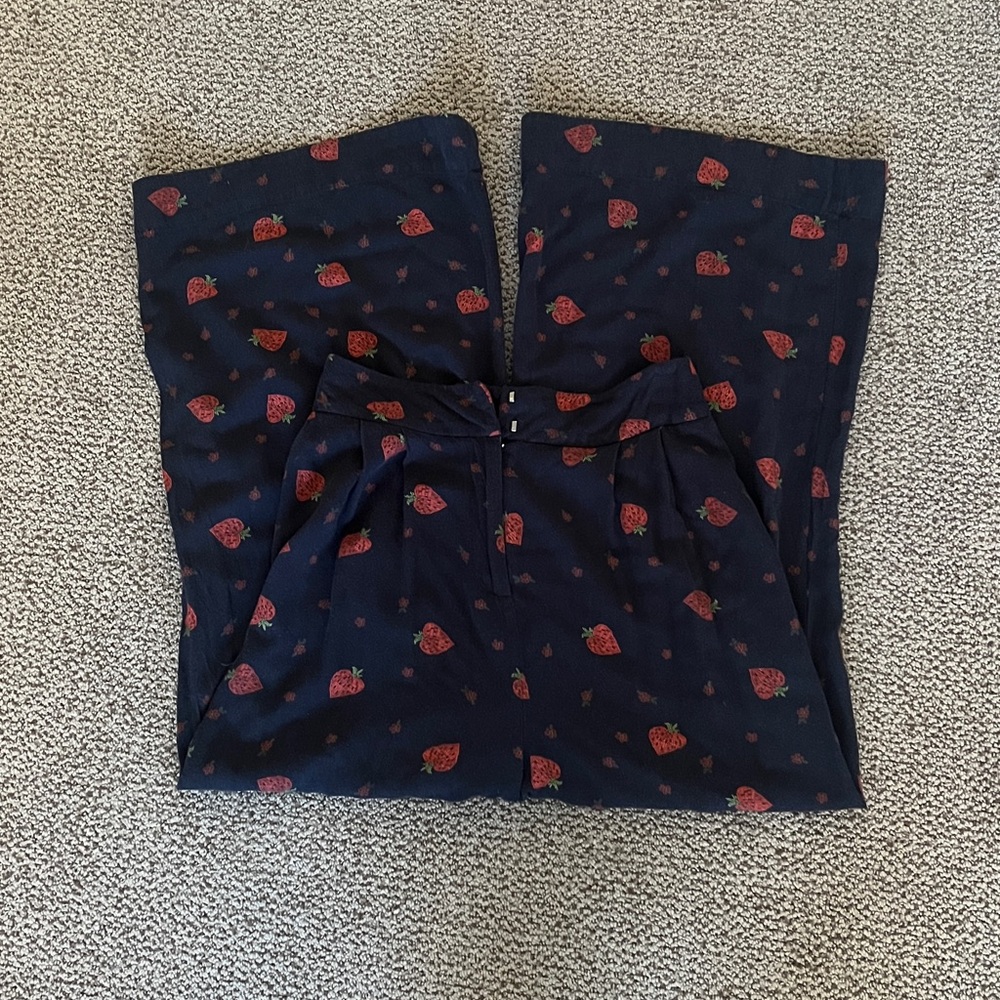 FARM Rio strawberry print pants - Picture 4 of 7